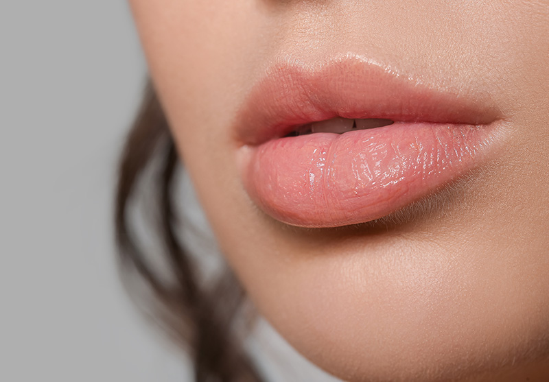 Accentuate the shape and reduce visible wrinkles